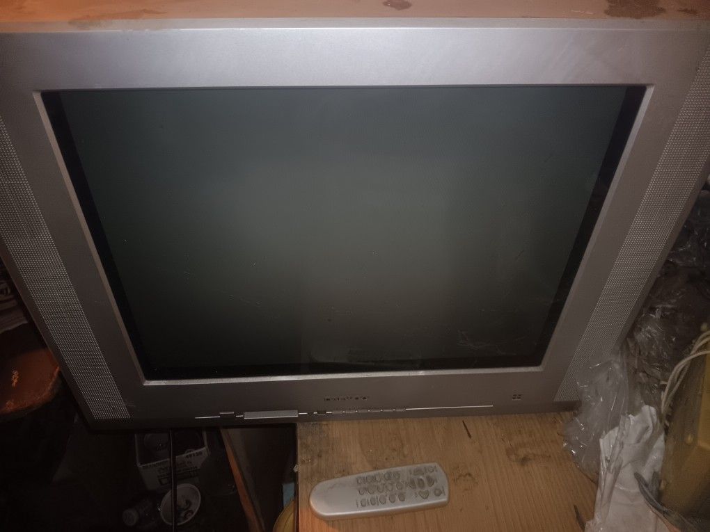 Old TV, 20"