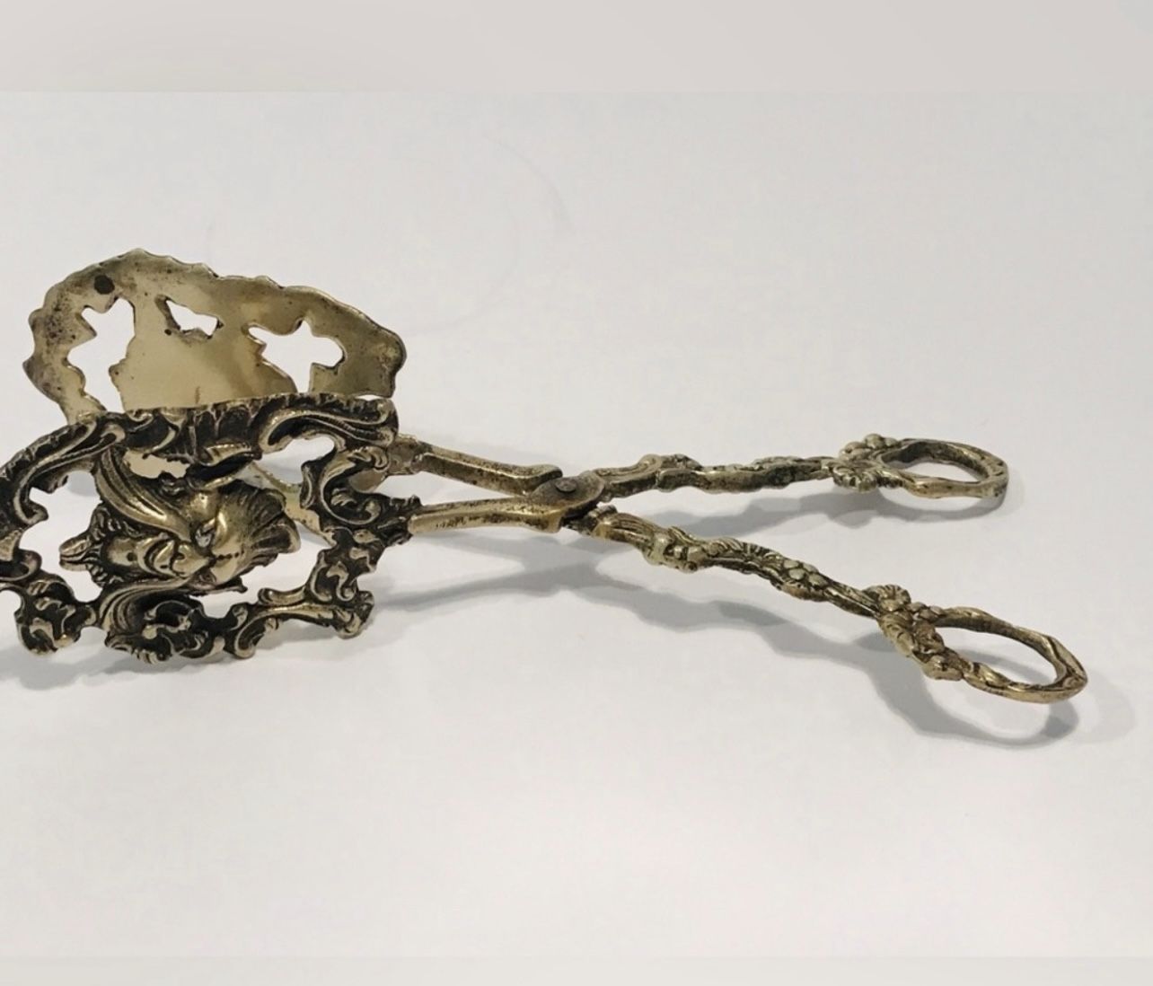 Rare Vtg Collectible Italian Gothic Large Silver Plated Pierced Serving Tongs 8”,made in Italy.