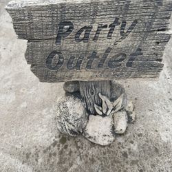 Party Outlet Garden Sign