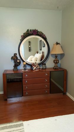 Antique Pulaski dresser with mirror