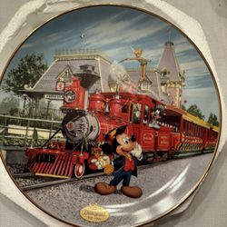 Beautiful Collection Disney 40 Anniversary Plate 