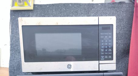 GE Microwave Oven, Used But Still Works Great