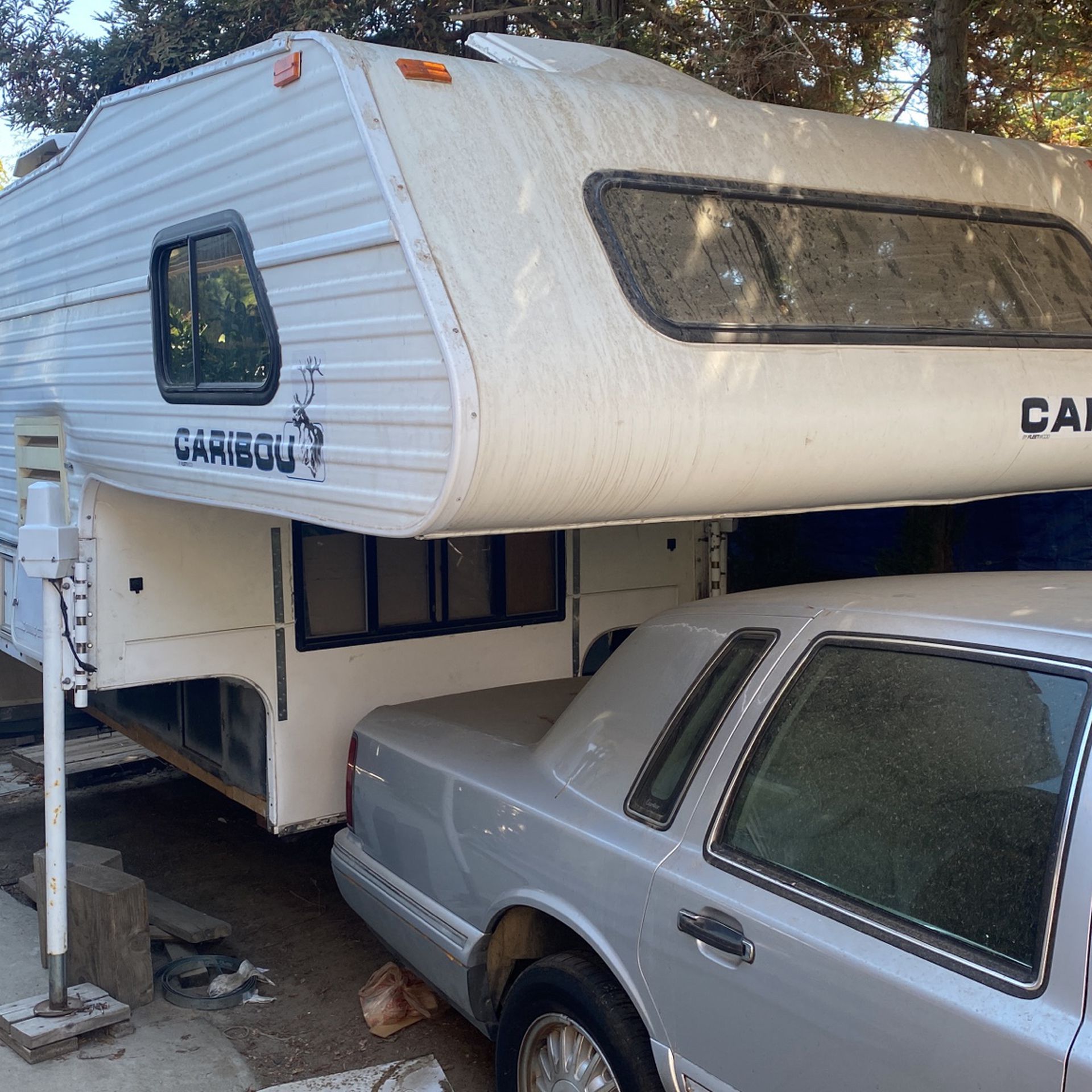 Caribou Truck Camper