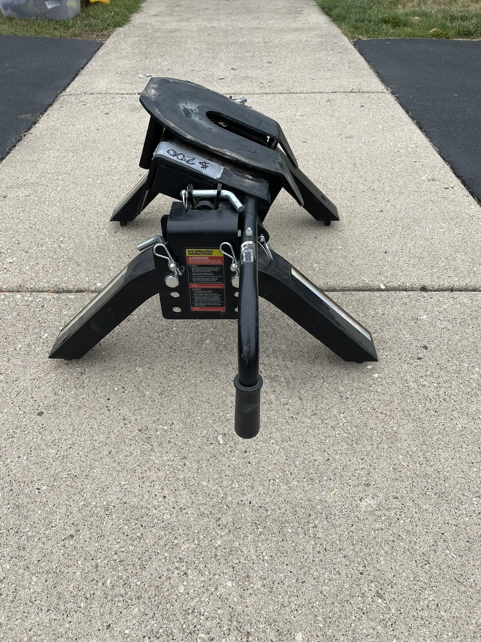 Curt E16 5th Wheel Hitch