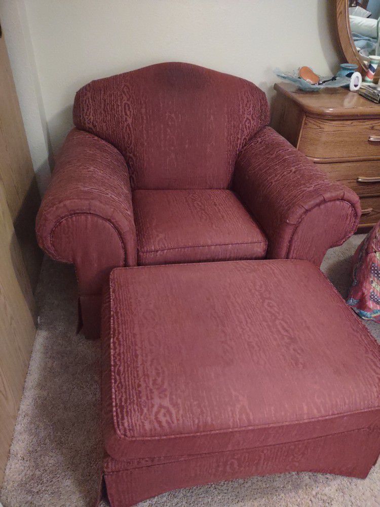 Free Chair With Ottoman 