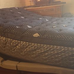 Queen Adjustable Bed For Sale Purchased January 21 