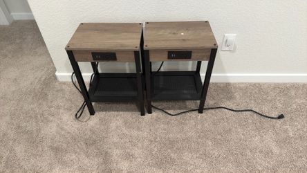 2 End Tables 