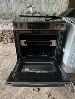 GE-30-in-5-Burner-Element-Smart-Slide-In-Electric-Convection-R