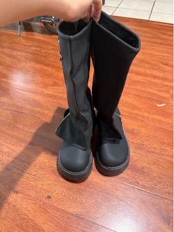 Brand new women's boots, size 7