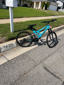 1425 Alta Ave, Upland : FREE bike (needs air)