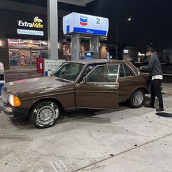 1983 Mercedes-Benz 300-Series