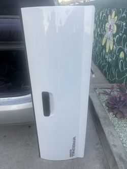 Toyota Tacoma Tailgate in Excellent Condition