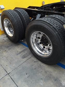 Pulido de aluminio y pintura detallado de interiores