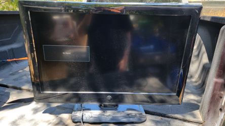 32" tv with remote