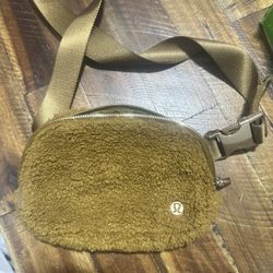 Lululemon Sherpa Everywhere Belt Bag – Golden Brown