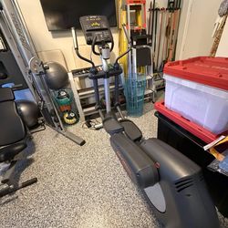 Life Fitness Club Series CSX 2018 Elliptical - Like New - Used Less Than 5 Times