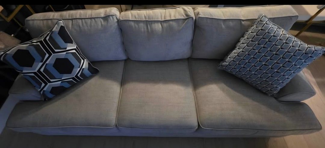 Deltona Sofa