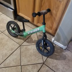 Strider SPORT BALANCE BIKE 