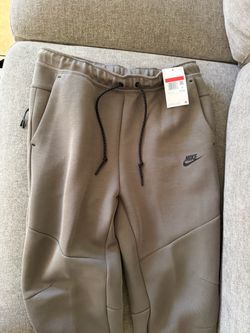 Size large Nike tech