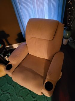 Recliner and massage chairs