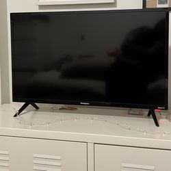 WESTINGHOUSE 32” TV with ROKU 720 P 