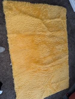 Yellow room rug