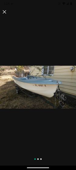 14ft fiberglass boat $350 SERIOUS BUYERS ONLY! OR BEST OFFER!!! AS IS COMES WITH TROLLING MOTOR WHAT A DEAL !!!