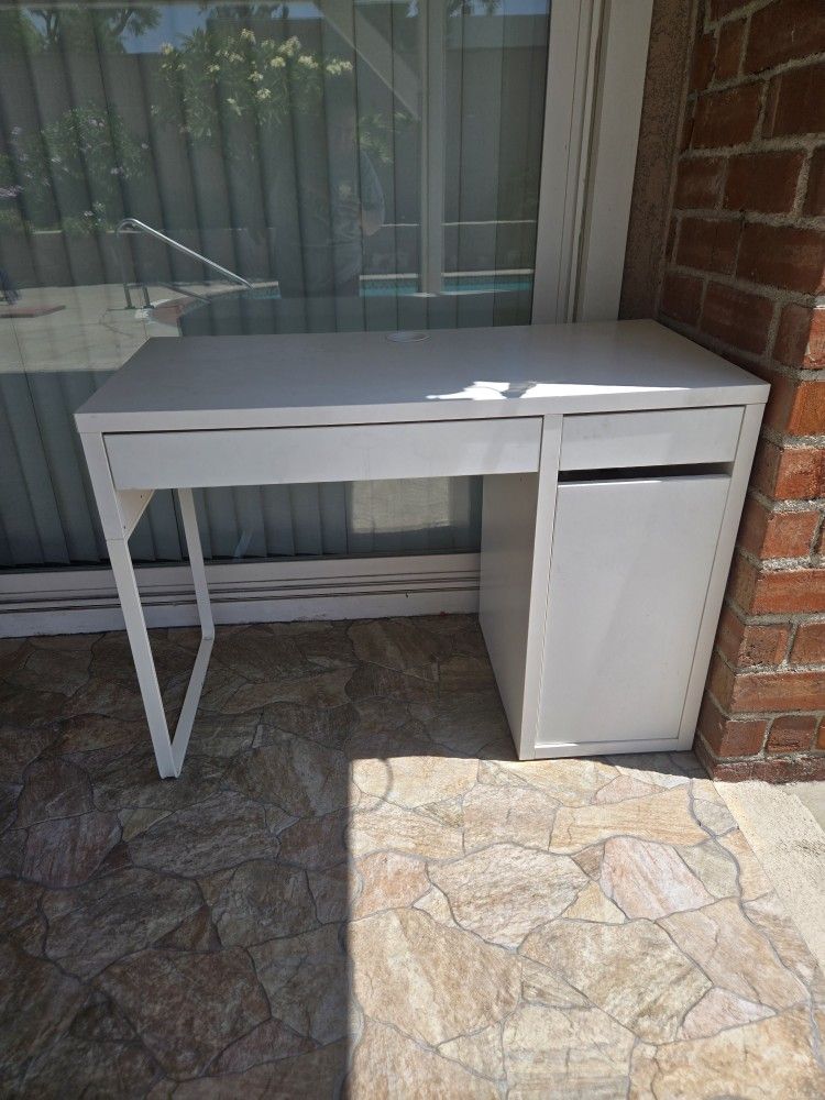 Ikea Micke White Desk