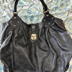  Louis Vuitton  XL Hobo Bag