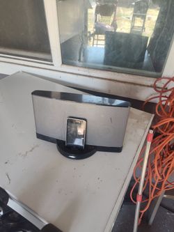 Bose iPod speaker without power cord