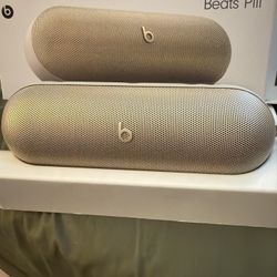 BEATS PILL LIKE NEW !! 