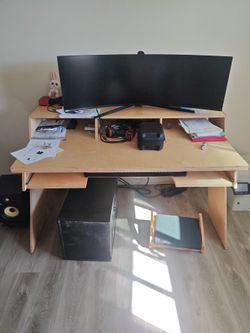 Modern Studio / Music Production Desk with Keyboard Tray and Monitor Shelf