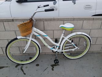 Women's 26" oc northrock beach cruiser with basket