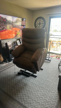 Leather Power Lift Recliner WORKS!