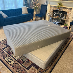 Queen mattress /box spring