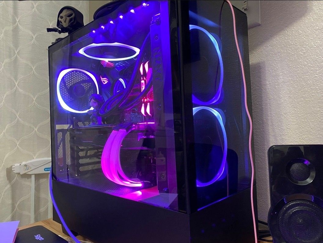 Gaming PC 216**545**7672
I'm selling this available price coz it belongs to my late brother edward who passed away due to covid 19 disease 5weeks