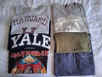 Medium graphic t shirt lot