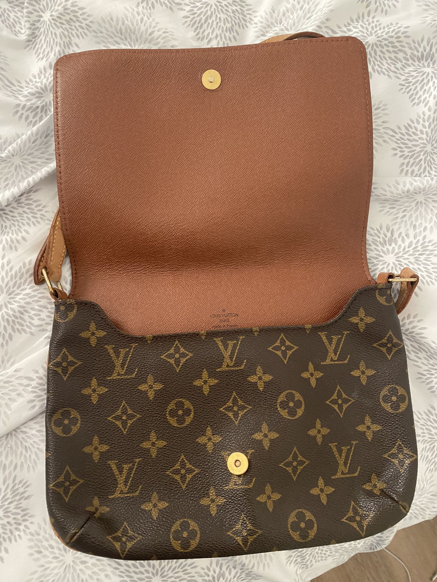 LV Authentic Locky BB Crossbody Purse FLASH SALE for Sale in Tinley Park,  IL - OfferUp