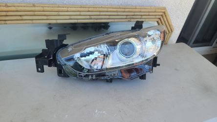 2014 - 2017 MAZDA 6 LEFT HEADLIGHT DRIVER SIDE HALOGEN GENUINE USED OEM.  B3