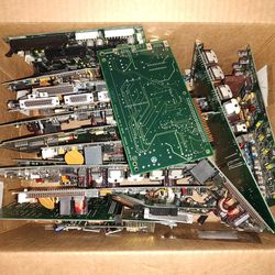 11.5 LBS CIRCUIT BOARDS FOR SCRAP OR PRECIOUS METAL RECOVERY  00's Golden Pins