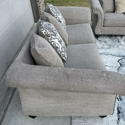 Sectional/sala/sofa/couch