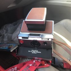 Polaroid Sx-70 W/ Flasher