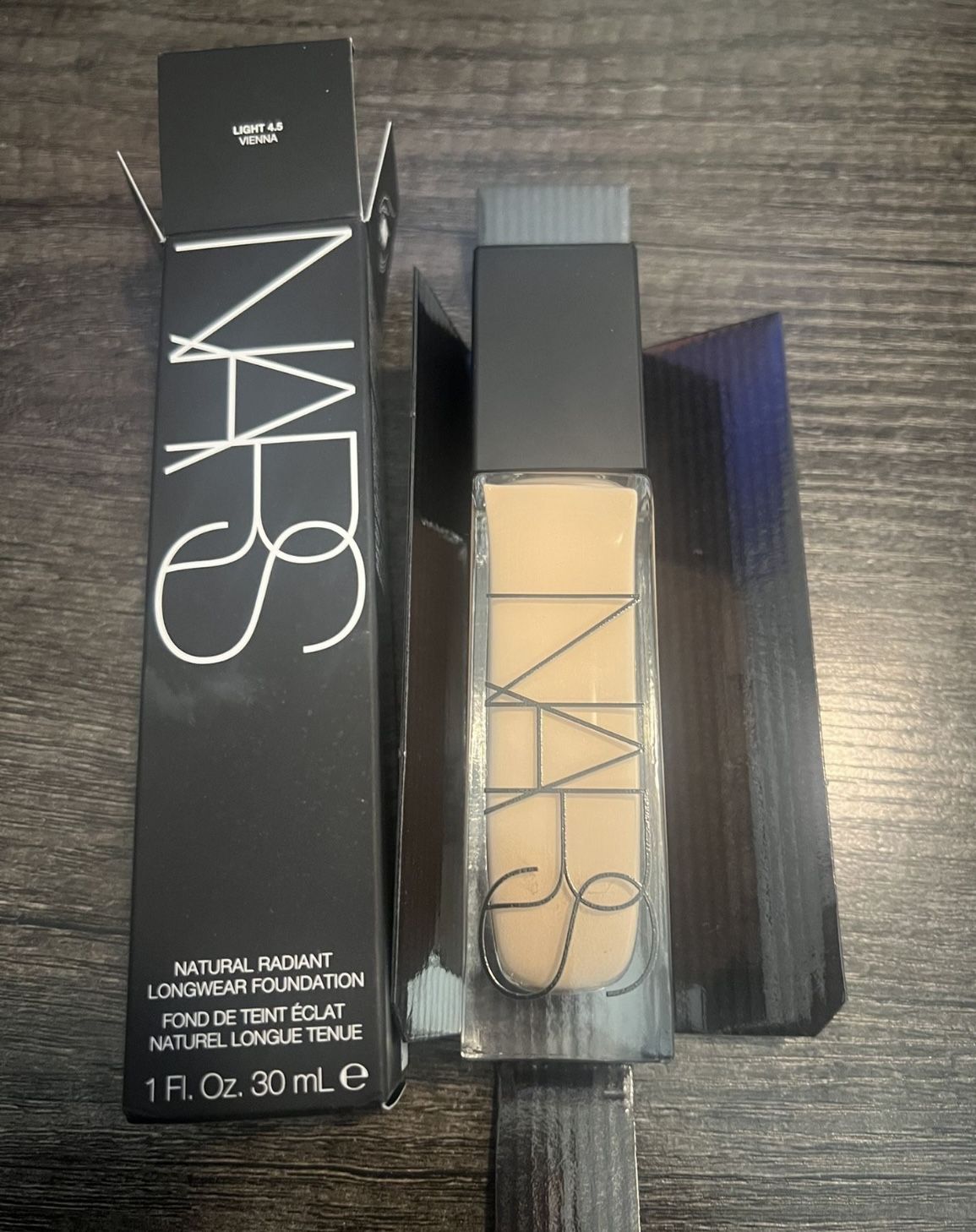 BRAND NEW in Box NARS Natural Radiant Longwear Foundation