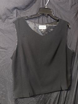 Size 18 Kasper Black Sleeveless V-Neck Top