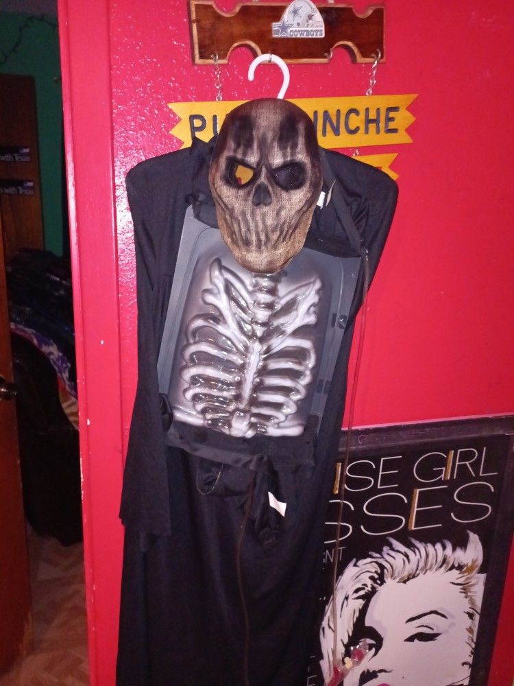 Halloween Costume Large Fits Up To 10/12 Adult