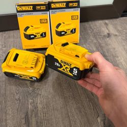 DEWALT 20V MAX XR 5 Ah Lithium Ion Battery 2-Pack Premium High Capacity Cordless Tool Battery Packs (DCB205-2)