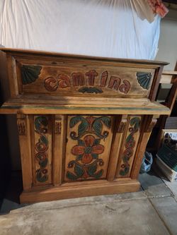 Nice home Built rustic Bar