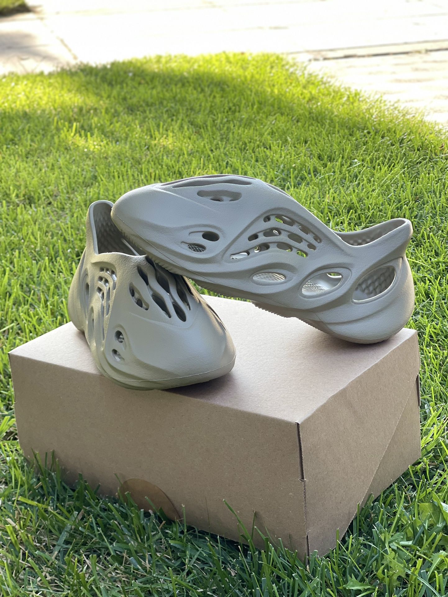 Yeezy Foam RNR Size 10M