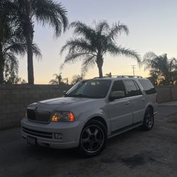 2005 Lincoln Navigator