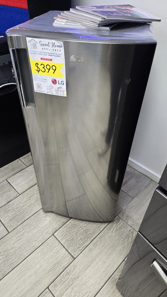 LG - 5.79 Cu. Ft. Top-Freezer Refrigerator with Semi Auto Defrost